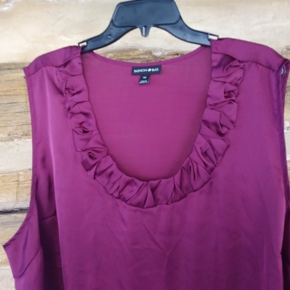 3/$10 Fashion Bug Burgundy Satin Scoop Neck Tank Top Size 3X - Picture 2 of 6